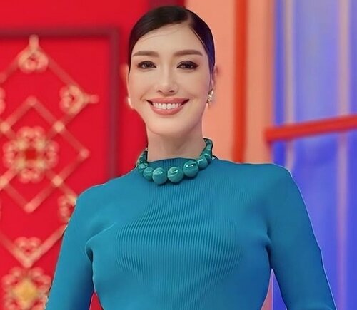 「内面からでる美しさ」アンミカ・52歳、初のすっぴん動画に賛否 「カラコンとマツエクが不自然」の声も