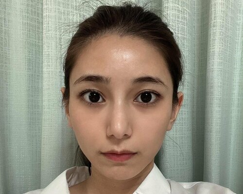 「今日くらいいいよね」城島茂の24歳下美人妻、ビールジョッキ片手にご機嫌な“夜遊びショット”公開 10か月ぶりインスタ更新