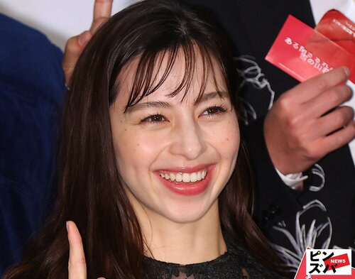 「顔の小ささ2人ともエグすぎる」中条あやみ、“憧れの女優”との念願の対面に興奮「後光がさしていて」