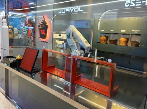 韓国のコンビニ事情、店内に置かれた最新マシーンは何のため？無人ラーメンコーナーもあるが…【韓国の個人旅行ガイド】下川裕治