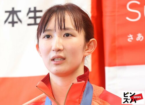 「日本一可愛すぎます」パリ五輪卓球・早田ひな、一日警察署長に　制服姿のはにかみ敬礼ショットにファンメロメロ