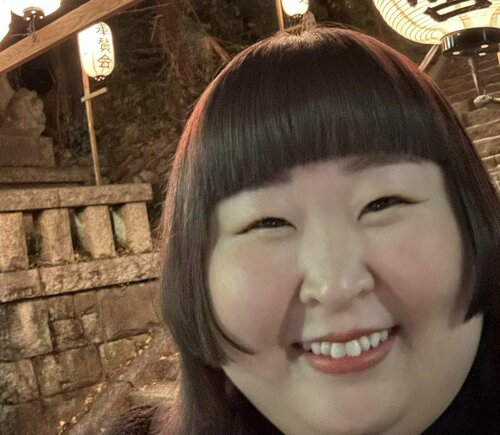 「令和の天童よしみ？」「え！スッゴく可愛い」3時のヒロインかなで、スリムな成人式写真が可愛すぎると話題に