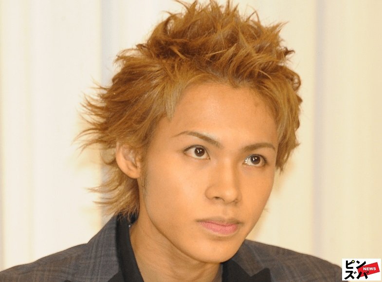 「外国のお人形さんみたい」KAT-TUN上田竜也、“女子の大好物”前髪あり姿で雰囲気激変「四十路の美貌ではない！」