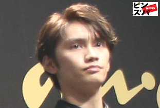 なにわ男子、AOKI広告ポスターから藤原丈一郎が切り取られ…消失トラブルで疑われたファン　過去には木村拓哉のケースも