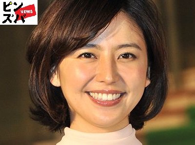 「スーツにパンツなし」長澤まさみ、“超絶美脚”大胆見せのモノクロショットにファンざわめく「美しすぎます」