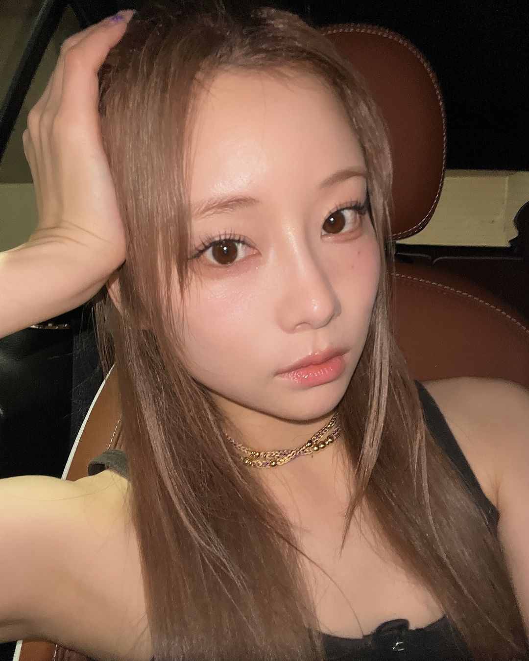 「隣で親友がうなずくのおもろすぎる」重盛さと美の熱愛を“認めた”33歳グラドル「屋根＆床ナシ」実家の凄さ
