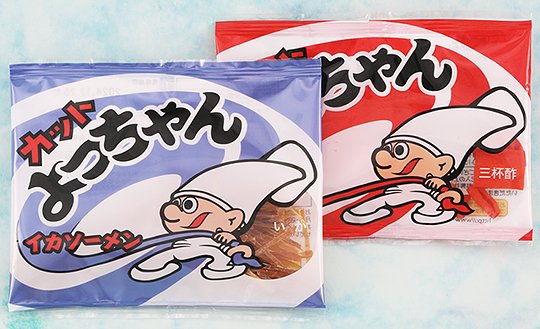 『カットよっちゃんソーメン』(青)と『カットよっちゃん』(青)では中身が違う ※撮影/編集部