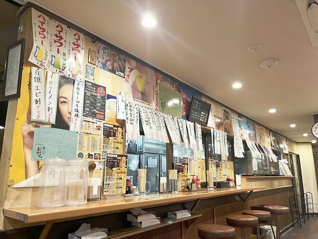 100近くのメニューがある『信濃路』店には ※撮影/編集部
