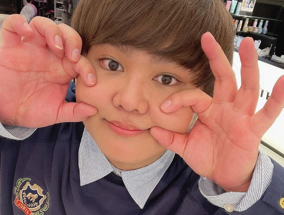 「痩せすぎてビビってる」“半年で20kg激やせ”の人気YouTuber、さらなるホッソリ化に「別人になってる」の声