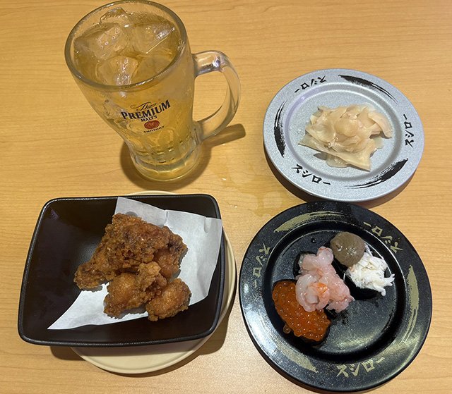 『スシロー』赤いかの唐揚げ、海鮮3貫盛り、角ハイボール ※撮影/編集部