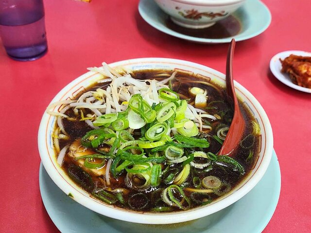 『新福菜館』のラーメン ※撮影/ピンズバ編集部