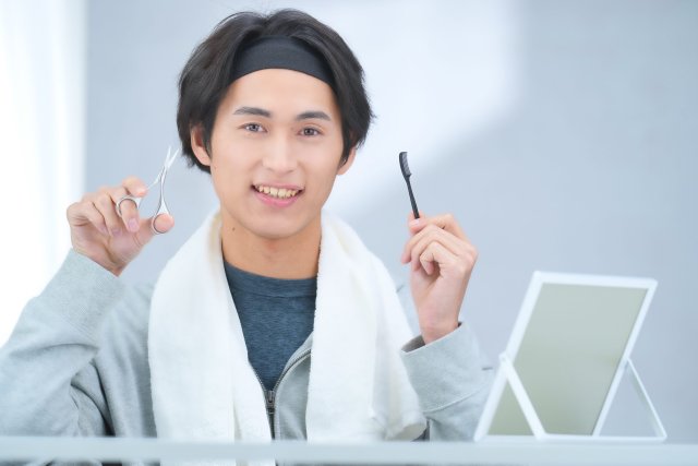 スノ・渡辺翔太も公言“ヒゲ脱毛”ツルツル肌、メイクは必須？10～30代女子は【美容男子についてどう思ってる？】