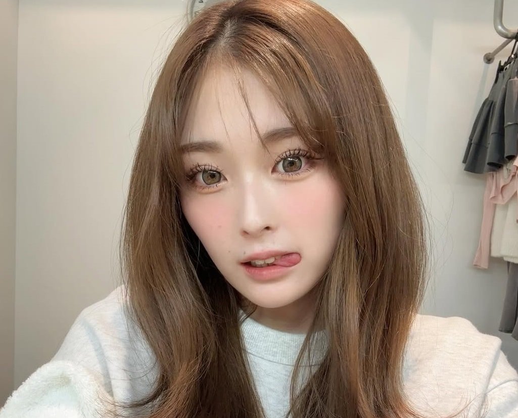 スレンダーな美脚美人モデル 