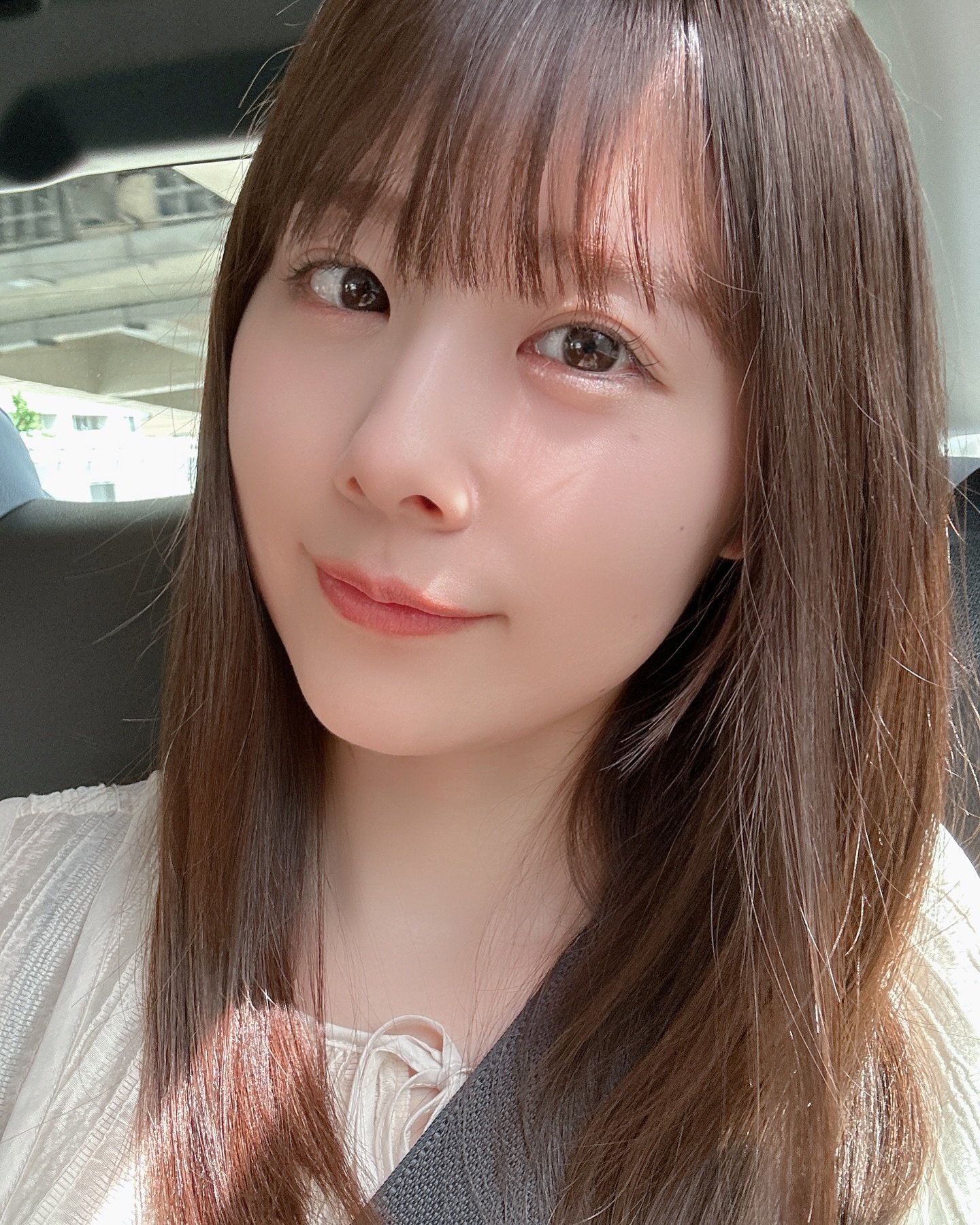 有村架純に似てきたと話題の有村藍里、公表の“骨切り整形”から6年...肩出しワンピのにっこり近影に反響