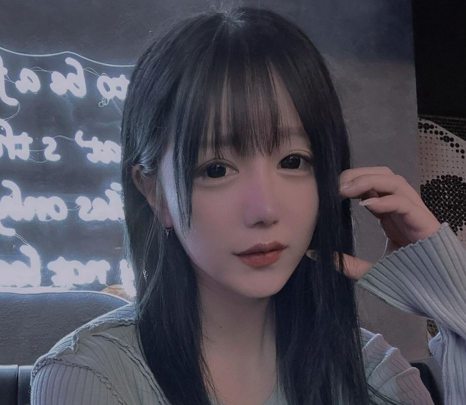 「どんどん可愛くなってる」『夜ふかし』フェフ姉さんの相方・多田さん、ブラックコーデ＆ツインカチモリヘアに反響「美少女のよう」
